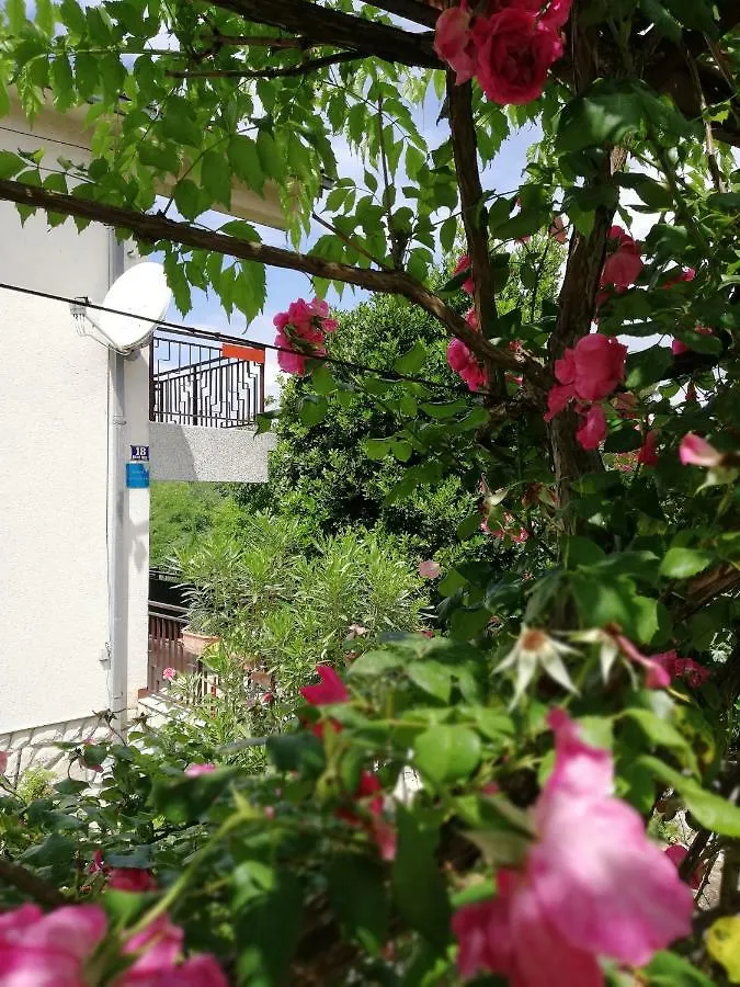 Apartment Marina Malinska 0*,